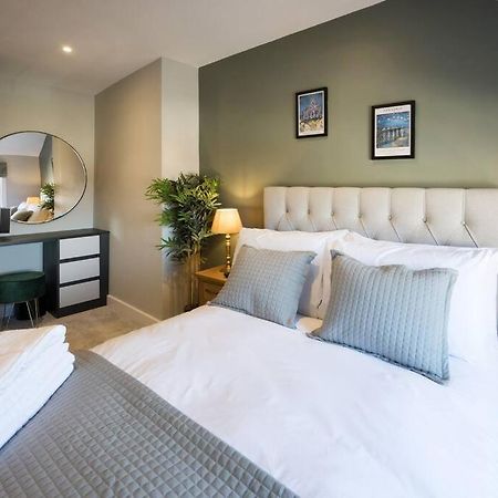 Lettered Board Apartments 1, 2 & 3 Pickering Luaran gambar